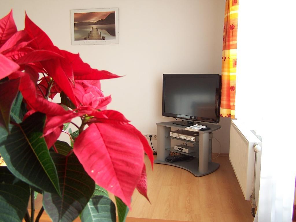 Akacia Apartment - Free Inside Parking, 2 Bedrooms, Garden, Next To Centre Budapest Værelse billede