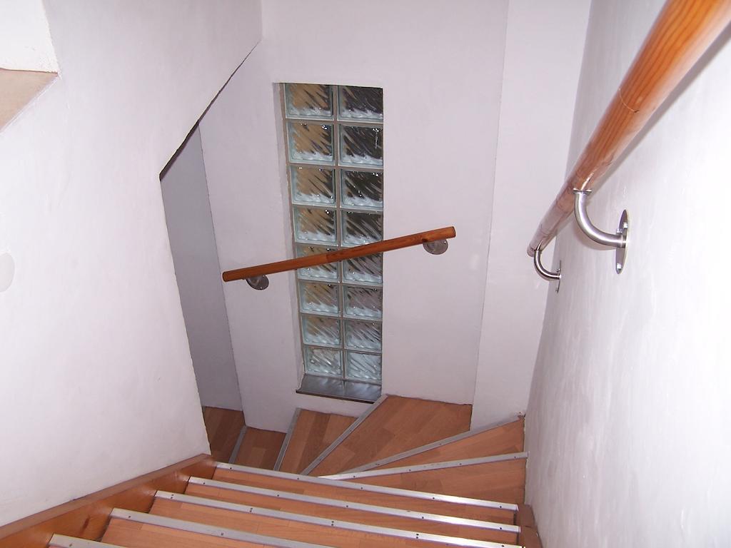 Akacia Apartment - Free Inside Parking, 2 Bedrooms, Garden, Next To Centre Budapest Værelse billede
