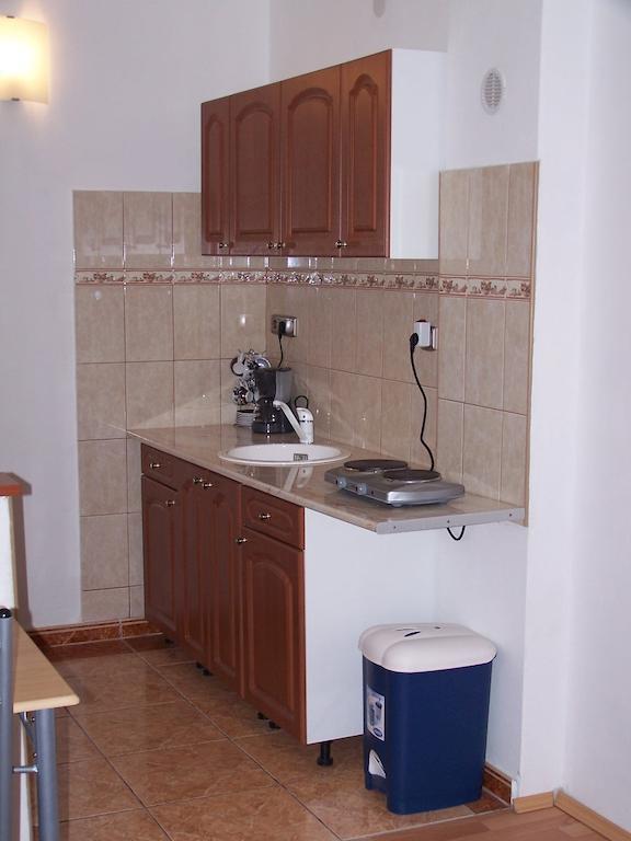 Akacia Apartment - Free Inside Parking, 2 Bedrooms, Garden, Next To Centre Budapest Værelse billede