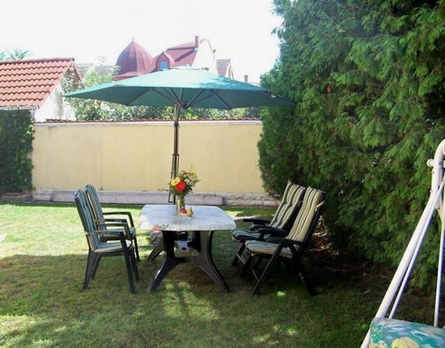 Akacia Apartment - Free Inside Parking, 2 Bedrooms, Garden, Next To Centre Budapest Værelse billede