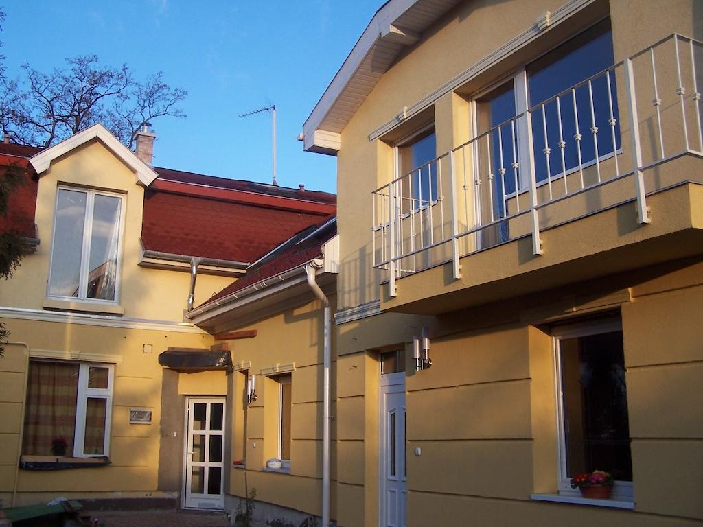 Akacia Apartment - Free Inside Parking, 2 Bedrooms, Garden, Next To Centre Budapest Eksteriør billede