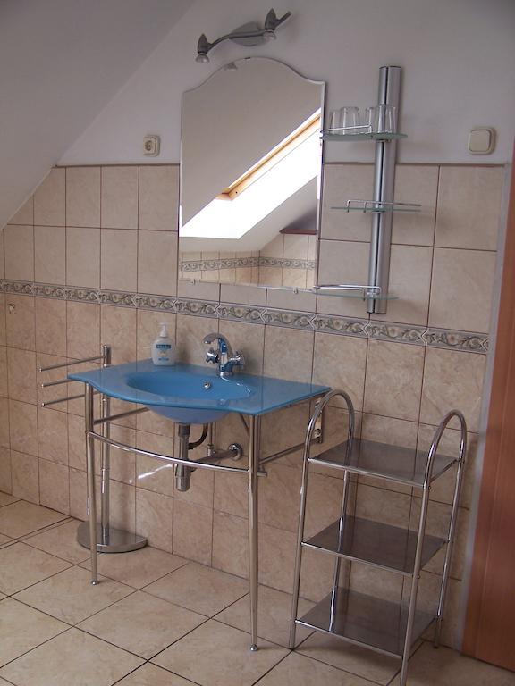 Akacia Apartment - Free Inside Parking, 2 Bedrooms, Garden, Next To Centre Budapest Værelse billede